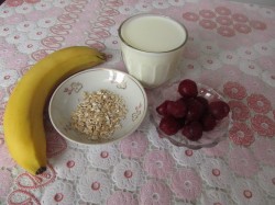 Смузи бананово-вишневый