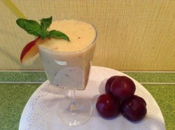 Смузи со сливами и бананом Сладкая парочка - шаг 4