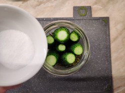 Соленые огурцы под капроновой крышкой на зиму