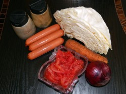 название картинки Солянка из капусты с сосисками в мультиварке