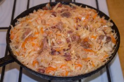 название картинки Солянка из квашеной капусты с мясом