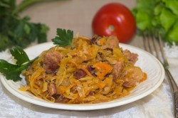 название картинки Солянка из квашеной капусты с мясом