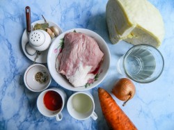 название картинки Вкусная солянка из свежей капусты на сковороде