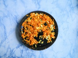 название картинки Вкусная солянка из свежей капусты на сковороде