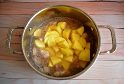 название картинки Солянка с капустой картошкой и мясом