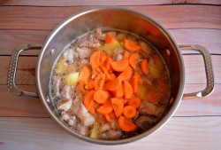 название картинки Солянка с капустой картошкой и мясом