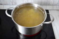 Солянка с лимоном