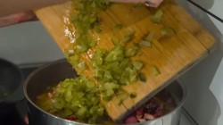 название картинки Суп солянка сборная мясная с колбасой и копченостями