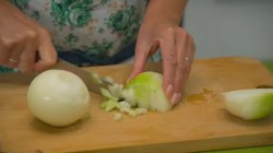 название картинки Суп солянка сборная мясная с колбасой и копченостями