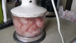 Сосиски со шпинатом и сыром