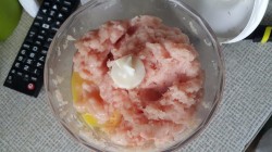 Сосиски со шпинатом и сыром