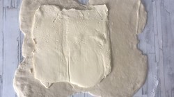 название картинки Сосиски в слоеном дрожжевом тесте