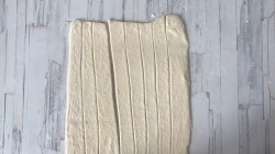 название картинки Сосиски в слоеном дрожжевом тесте