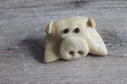 Сосиски в тесте Хрюшки новогодние