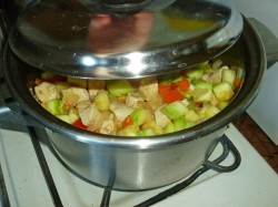 Курица тушеная с кабачками и помидорами соте - шаг 13