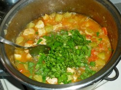 Курица тушеная с кабачками и помидорами соте - шаг 15