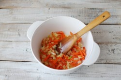 название картинки Соте из овощей с кабачками морковью перцем