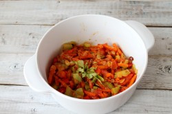 название картинки Соте из овощей с кабачками морковью перцем