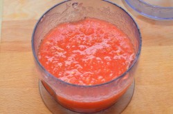 Соус для пиццы на помидорах и луке - шаг 1 Соус для пиццы на помидорах и луке - шаг 1