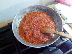 Соус для пиццы на помидорах и луке - шаг 3 Соус для пиццы на помидорах и луке - шаг 3