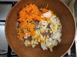 название картинки Соус из сметаны и томатной пасты