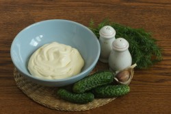 название картинки Соус с майонезом и огурцами