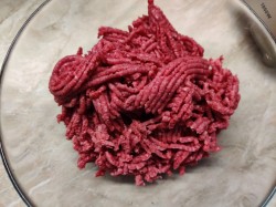 Спагетти с фаршем и томатной пастой - шаг 1 Спагетти с фаршем и томатной пастой - шаг 1