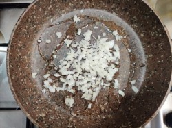 Спагетти с фаршем и томатной пастой - шаг 3 Спагетти с фаршем и томатной пастой - шаг 3