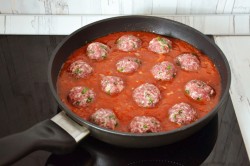 Спагетти с фрикадельками в томатном соусе - шаг 15