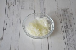 Спагетти с фрикадельками в томатном соусе - шаг 2