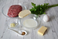 Спагетти с фрикадельками в томатном соусе - шаг 7