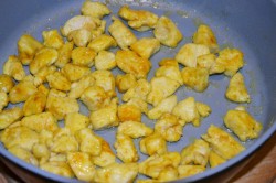 Спагетти с курицей в сливочном соусе