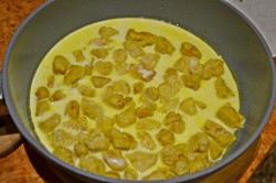 Спагетти с курицей в сливочном соусе