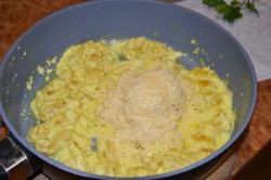 Спагетти с курицей в сливочном соусе