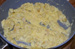 Спагетти с курицей в сливочном соусе