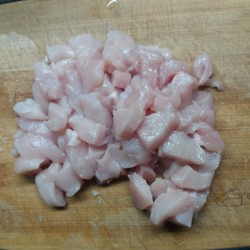 название картинки Спагетти с куриным филе в сметанном соусе в мультиварке