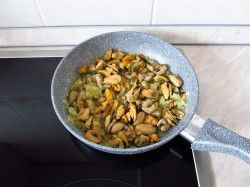 Спагетти с мидиями