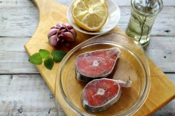 Стейк горбуши на сковороде