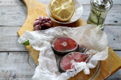 Стейк горбуши на сковороде