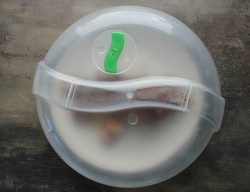 Стейк из говядины на сковороде