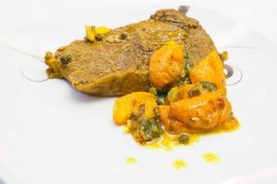 название картинки Стейк из говядины с абрикосовыми дольками