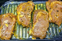 название картинки Стейк из говядины с абрикосовыми дольками