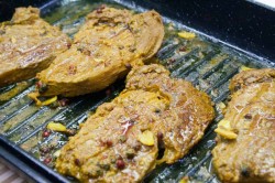 название картинки Стейк из говядины с абрикосовыми дольками