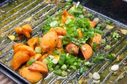 название картинки Стейк из говядины с абрикосовыми дольками