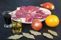 название картинки Стейк из говядины в лимонно-соевом соусе