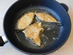 название картинки Стейк зубатки на сковороде