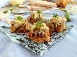 название картинки Стожки из фарша под шубой в духовке