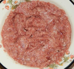 Стожки из фарша с тертым картофелем