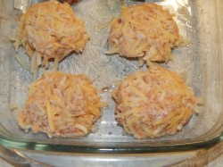 Стожки из фарша с тертым картофелем