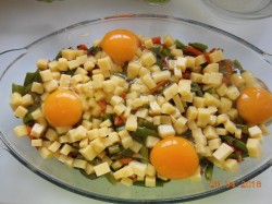 название картинки Стручковая фасоль с яйцами сыром морковью